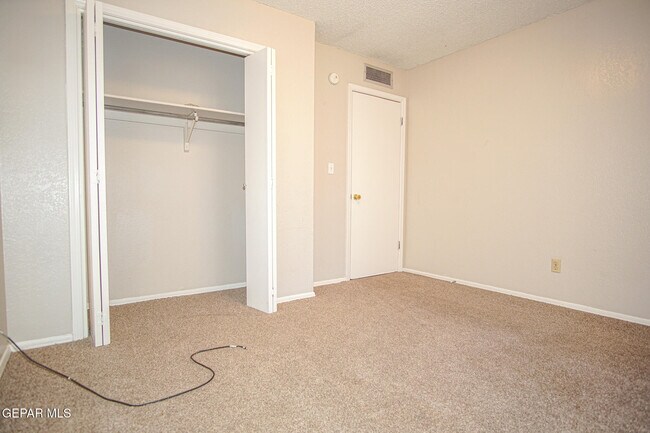 Building Photo - 10521 Gala St