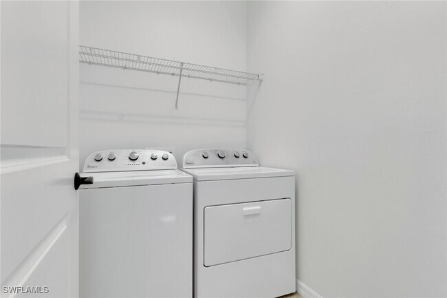 Primary Photo - 20281 Corkscrew Shores Blvd