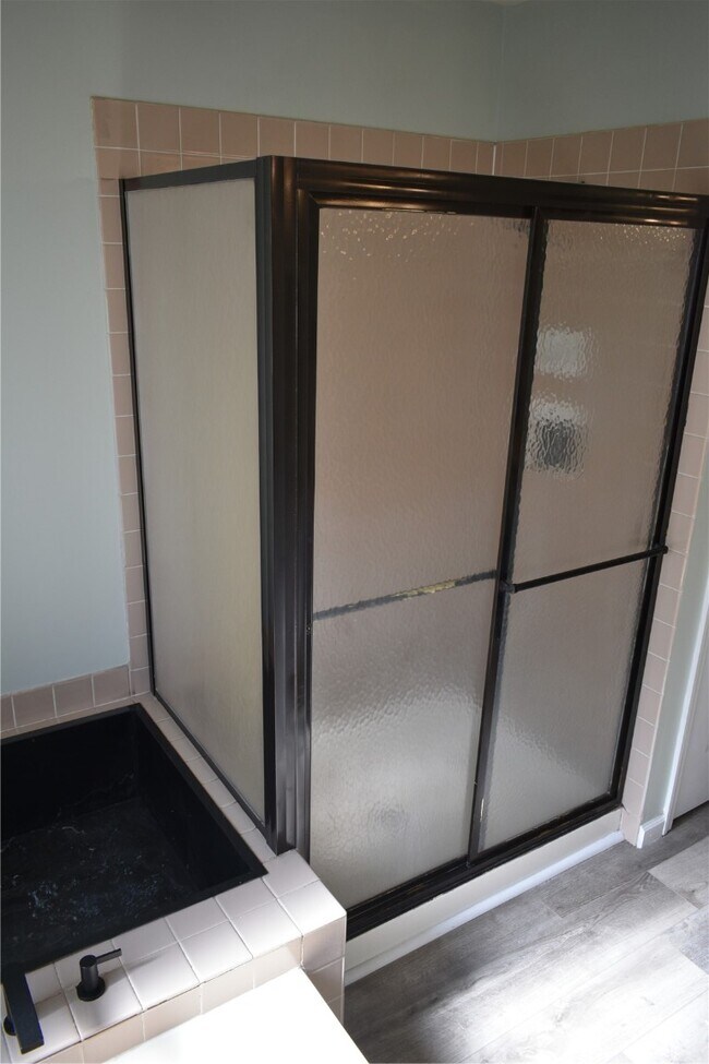 Building Photo - 16407 Westglen Farms Dr