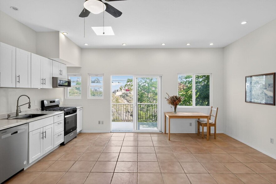 Building Photo - 4184 Rochester Rd