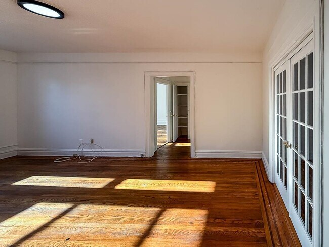 Building Photo - 36 Duncan Ave