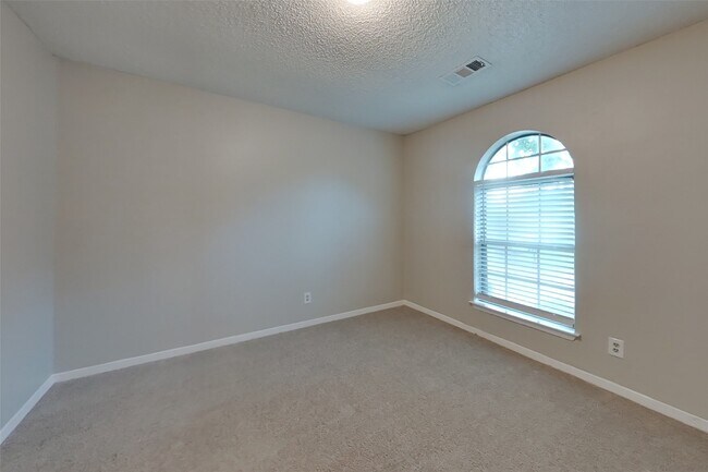 Building Photo - 16726 Britford