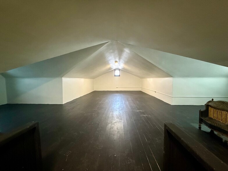 Attic Space - 2024 Perrysville Ave