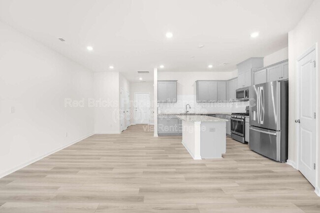 Building Photo - 796 Earhart St NW