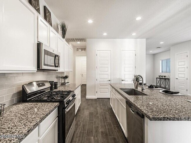 Building Photo - 352 W Glacier Bay Dr