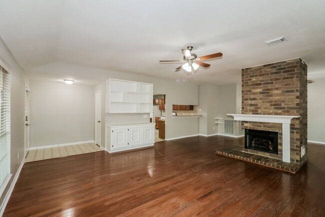 Building Photo - 9423 Bayou Bluff Dr