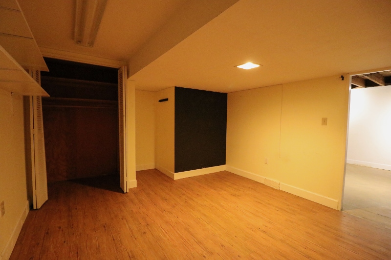 Building Photo - 1190 Manor Dr