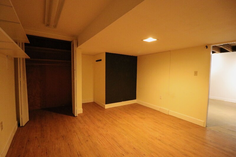 Building Photo - 1190 Manor Dr