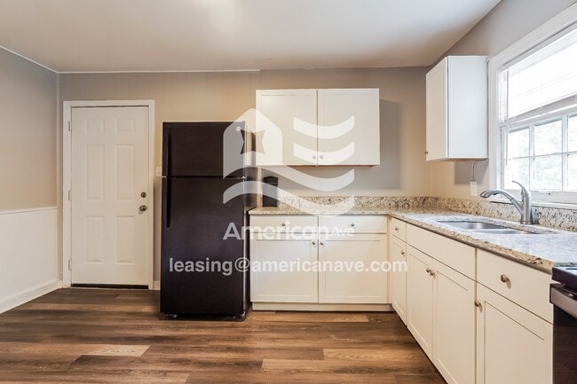 Building Photo - 1009 Ozark Ct