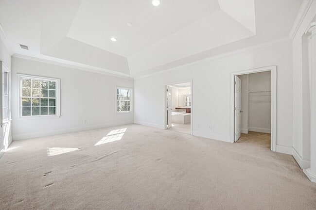 Building Photo - 9 Overlook Rd