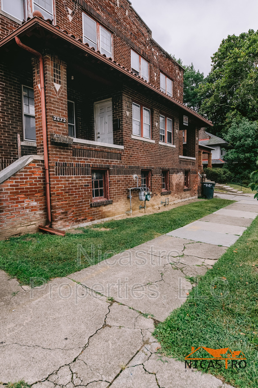 Building Photo - 2070 Indianola Ave