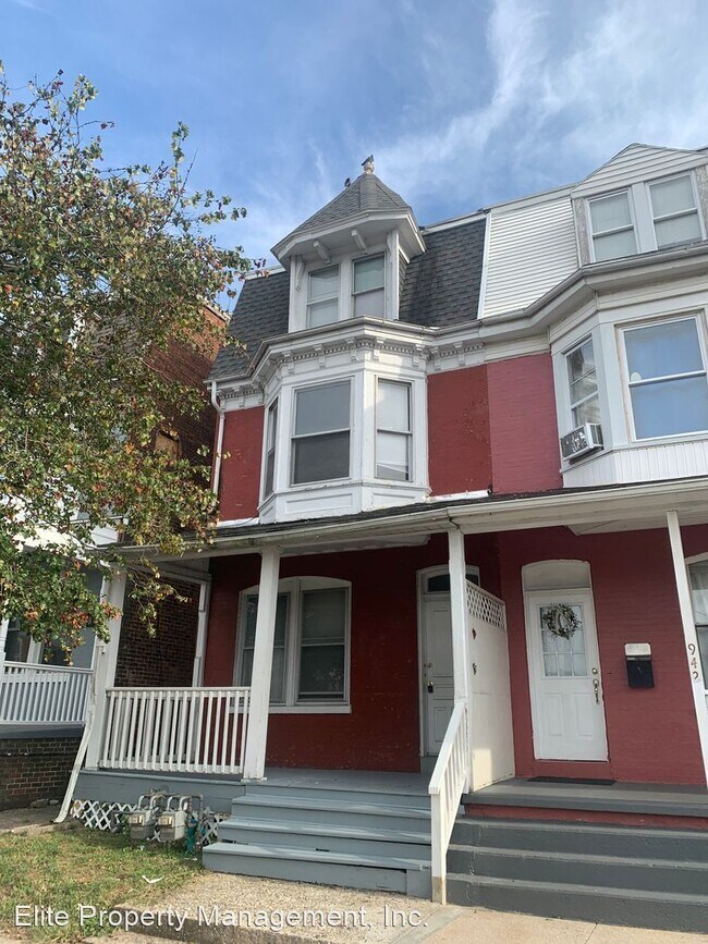 Primary Photo - 3 br, 1 bath House - 940 W. Princess St., ...
