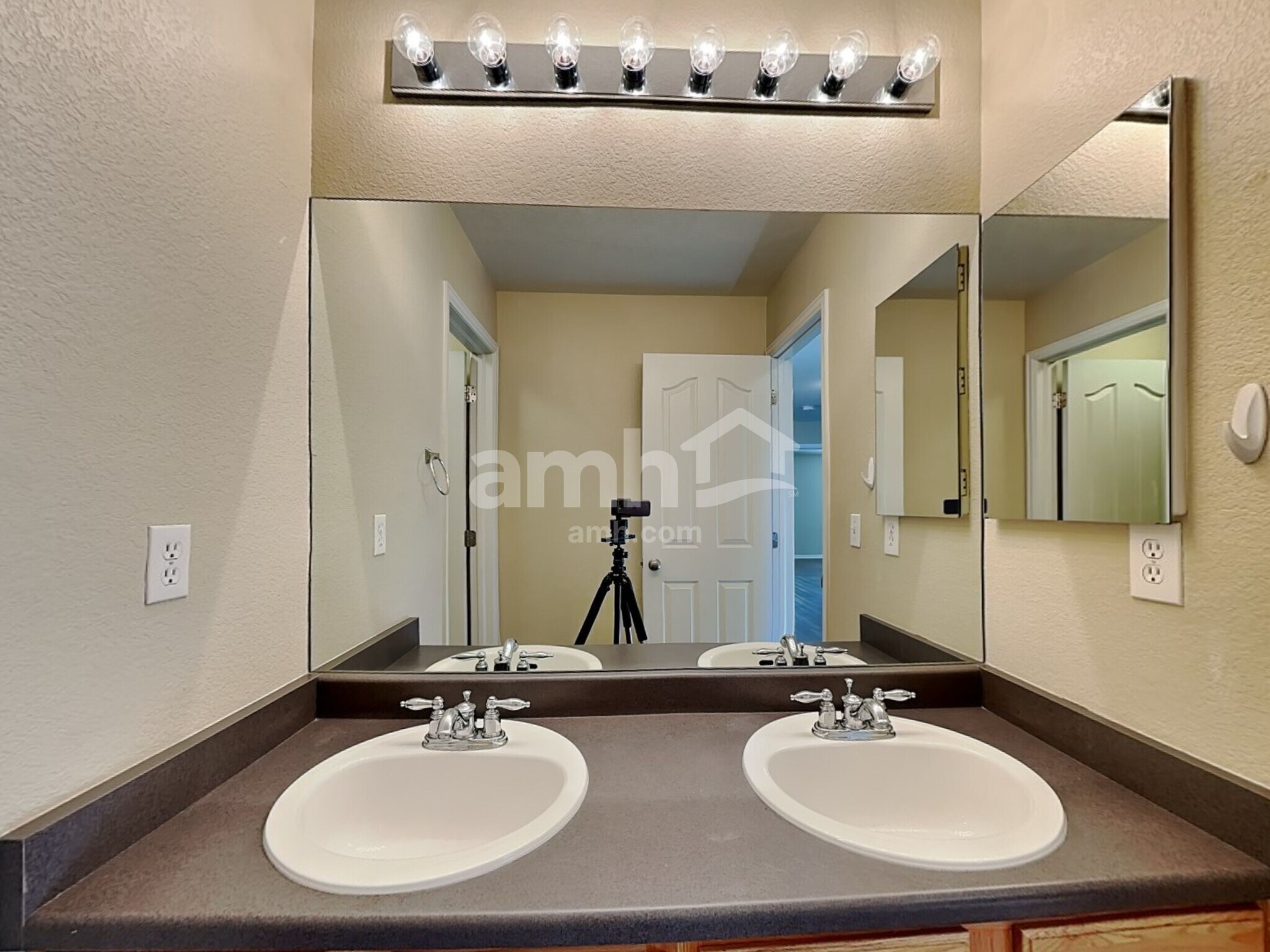 Building Photo - 4564 MT Princeton St