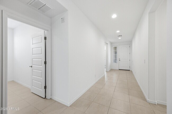 Building Photo - 3810 N 101st Dr