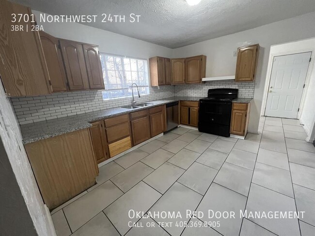 Building Photo - 3701 NW 24th St