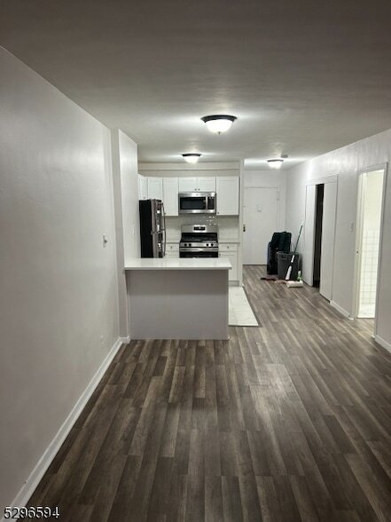 Building Photo - 285 Aycrigg Ave