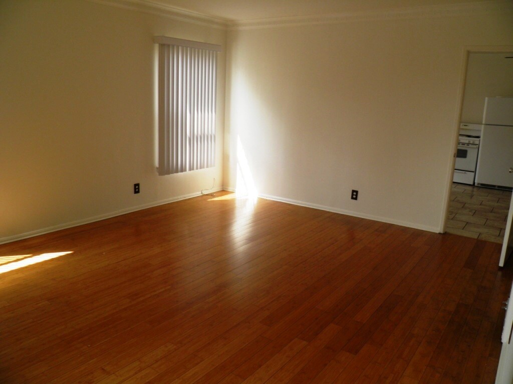 Building Photo - 1269 S Ridgeley Dr