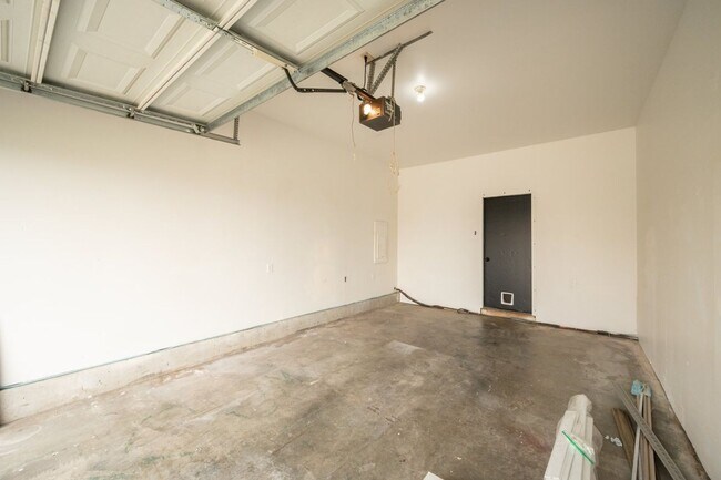 Building Photo - 1804 E Coeur D Alene Ave