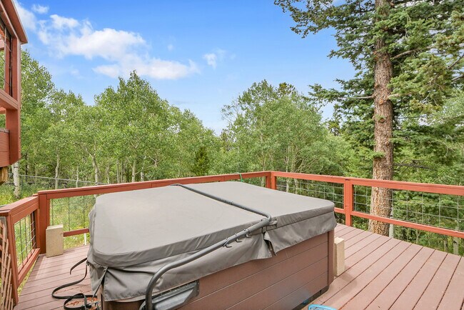 Building Photo - 204 Bristlecone Way