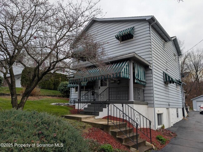 Building Photo - 810 Gino Merli Dr