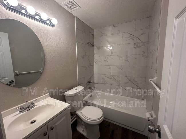 Building Photo - 4135 Old Rd 37