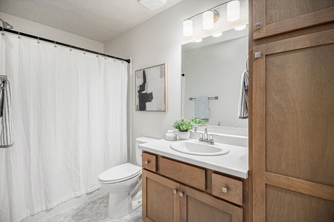 Building Photo - 5702 E Avett Pl