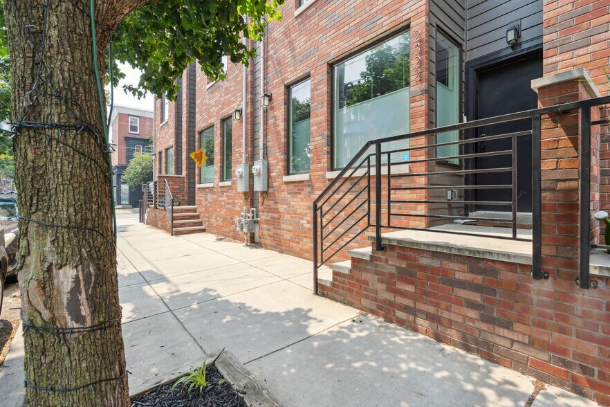 Primary Photo - 2318 E Susquehanna Ave
