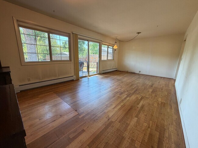 Building Photo - 2708 Delwood Ave