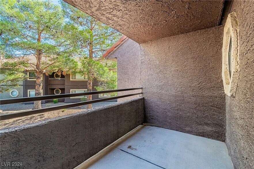 Building Photo - 5020 S Rainbow Blvd