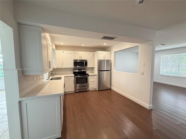 Building Photo - 4500 SW 42nd Terrace