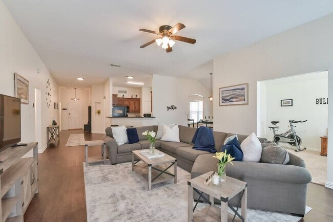 Building Photo - 4514 Ridgeway Dr
