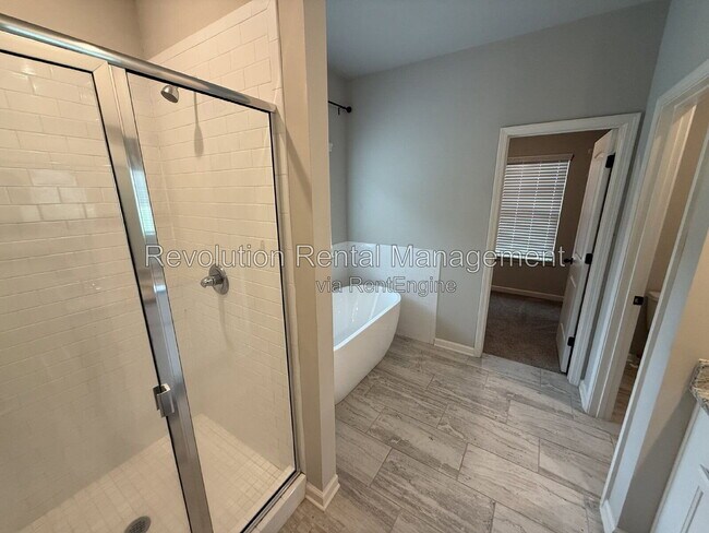 Building Photo - 1009 Fable Ln