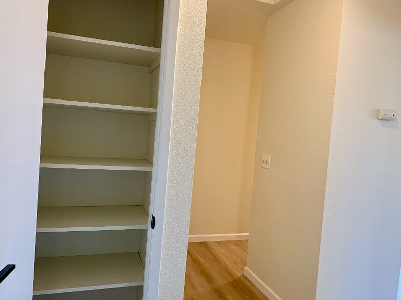 Building Photo - 3007 Lillard Dr
