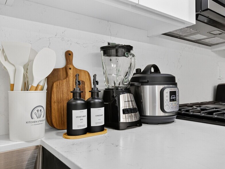 Building Photo - 359 Broadway