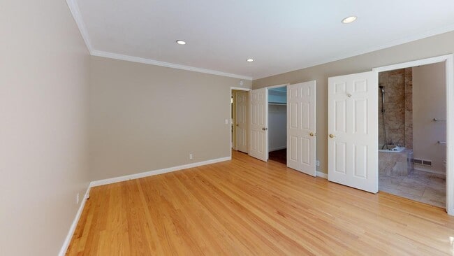 Building Photo - 1618 King St