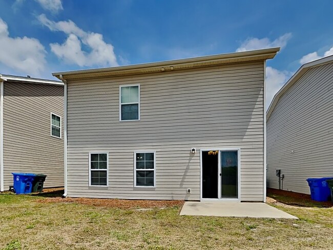 Building Photo - Coming Soon!! Burnside Farms near USC, Dow...