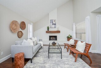 Building Photo - 22118 Fincastle Dr