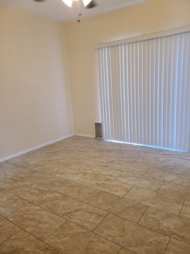 Building Photo - 2063 Pine Trail St