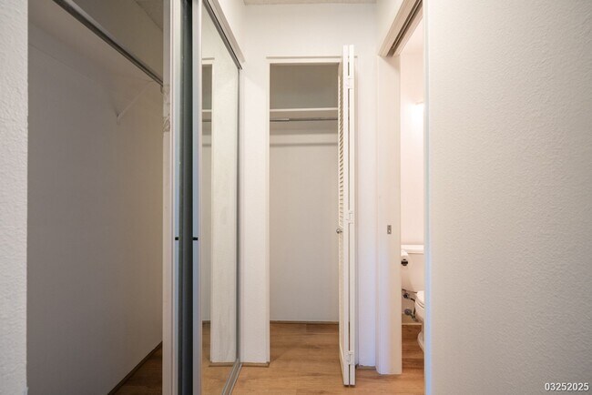 Building Photo - $2,900 / 2 BED / 1.5 BATH / 2 PARKING Condo in Ewa Gentry