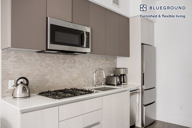Building Photo - 3838 Dunn Dr