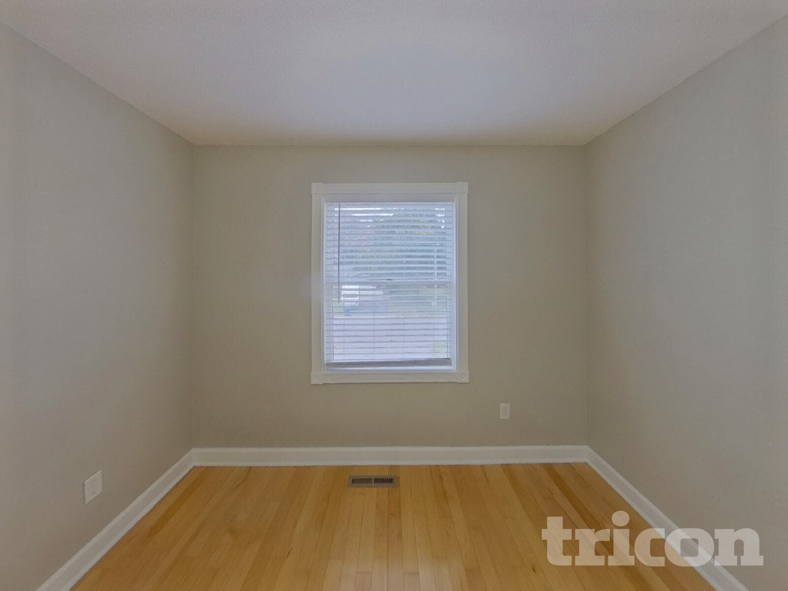 Building Photo - 2990 Payne Ave