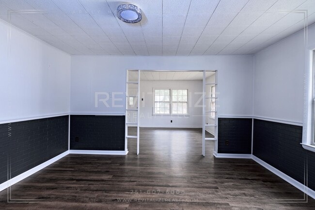 Building Photo - Updated 3 Bedroom/2 Bathroom Home in Mobile!