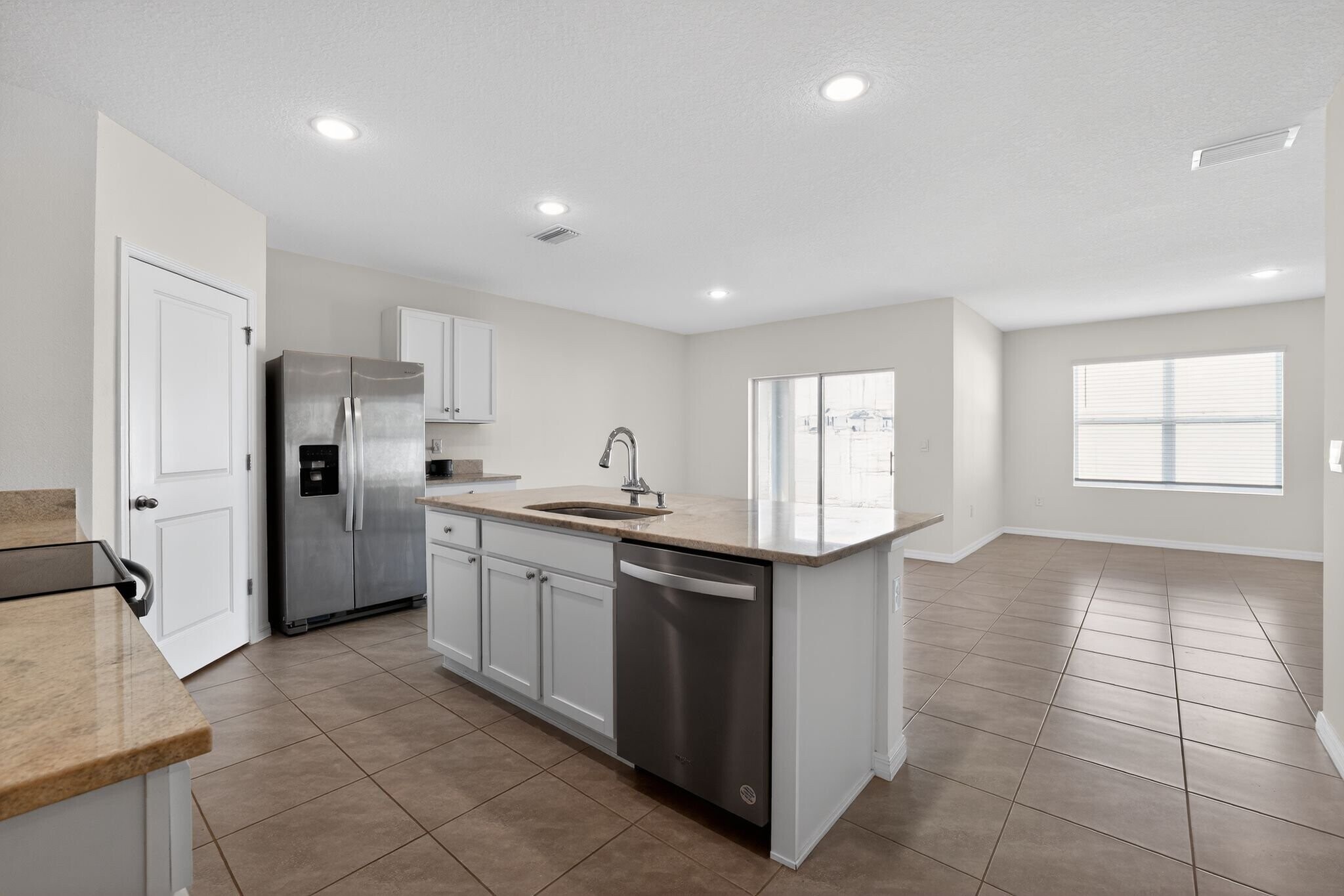Building Photo - 34211 Jasper Stone Dr