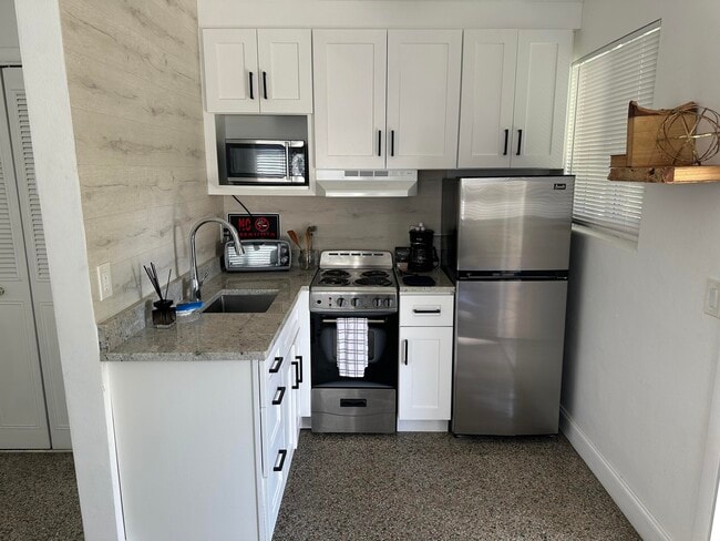 Building Photo - 1258 Beach Rd