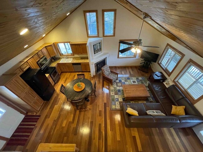 Building Photo - 511 N Aspen St