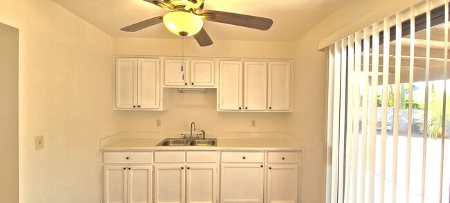 Building Photo - 2 Bed 1 Bath Spacious Gold Canyon Apartment