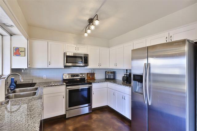 Building Photo - 3601 Auburn Dr