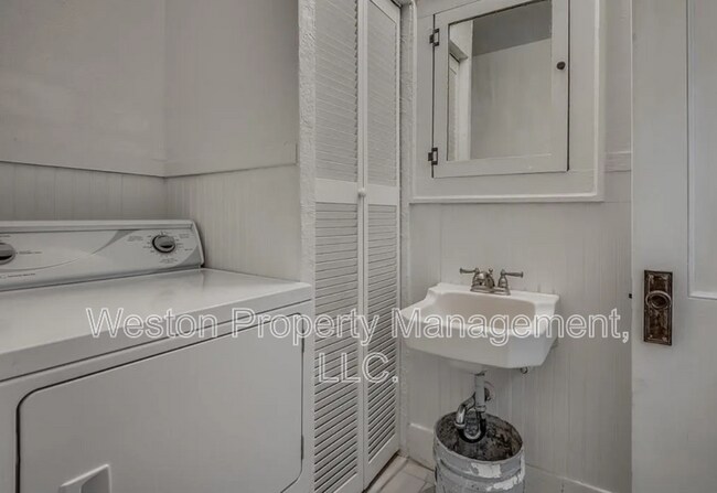 Building Photo - 1428 NW 45th St