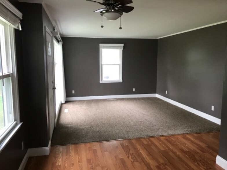 Building Photo - 10400 Albany St