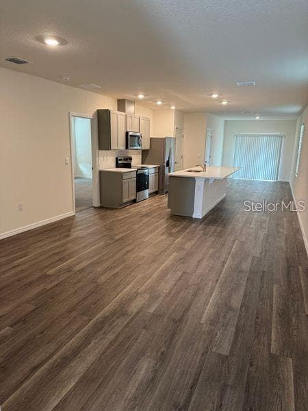 Building Photo - 5350 Hayloft Dr